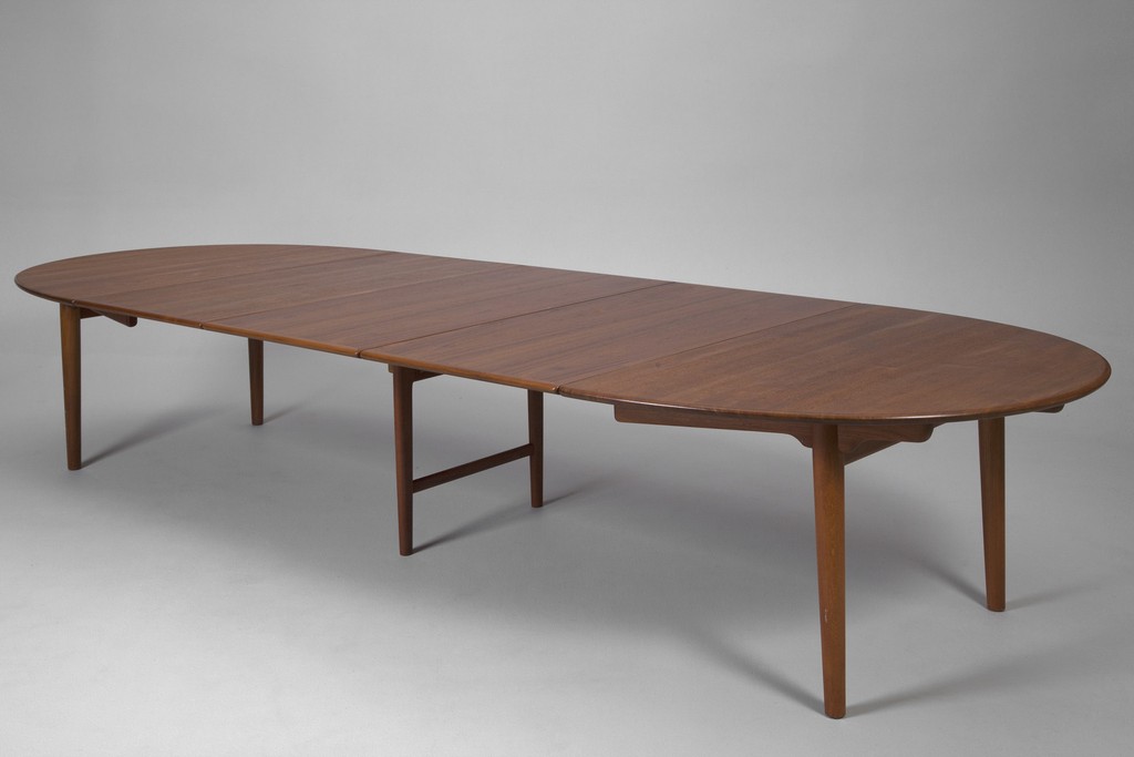Jacksons Oval Dining Table Jh 567 Hans J Wegner Oval Dining Table Jh 567