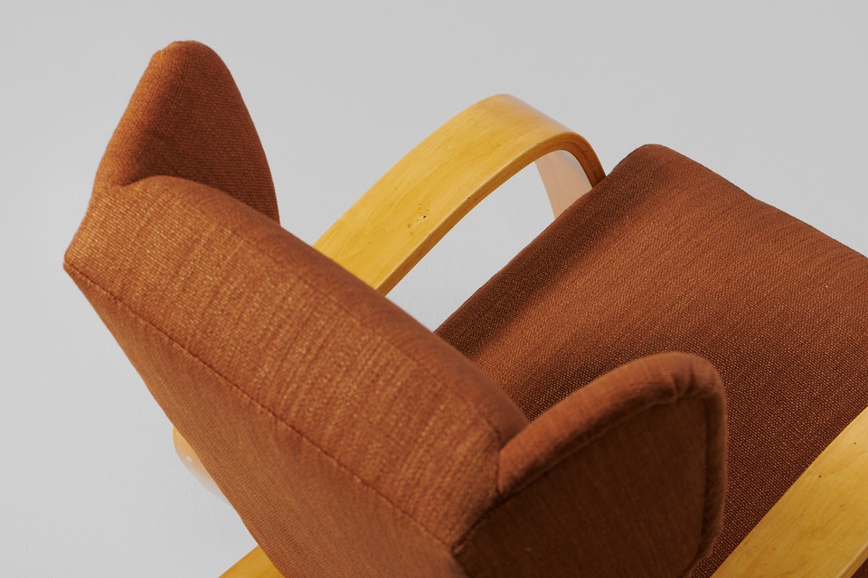 Alvar Aalto – Highback 'Tank' chair - Jackson Design