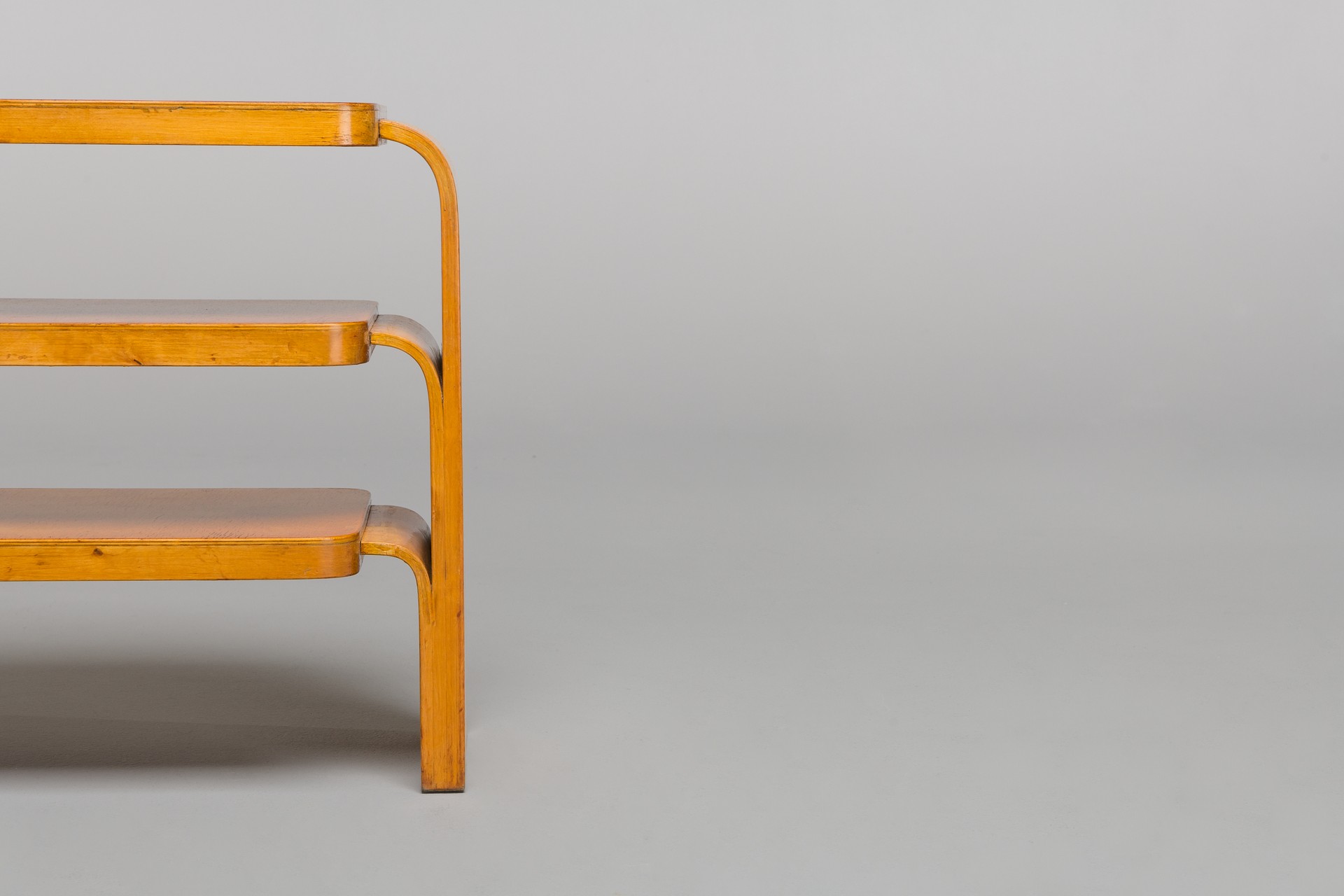 Alvar Aalto – Freestanding Shelf, Model no. A 111 - Jackson Design