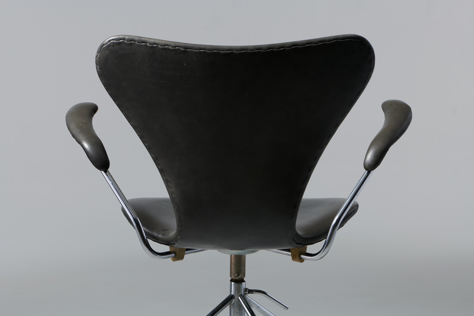 洋書 ARNE JACOBSEN Arne Jacobsen – modernlink