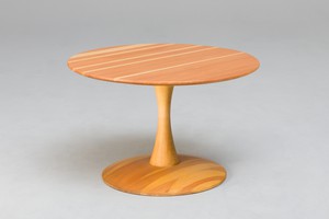 'Trisse' Table
