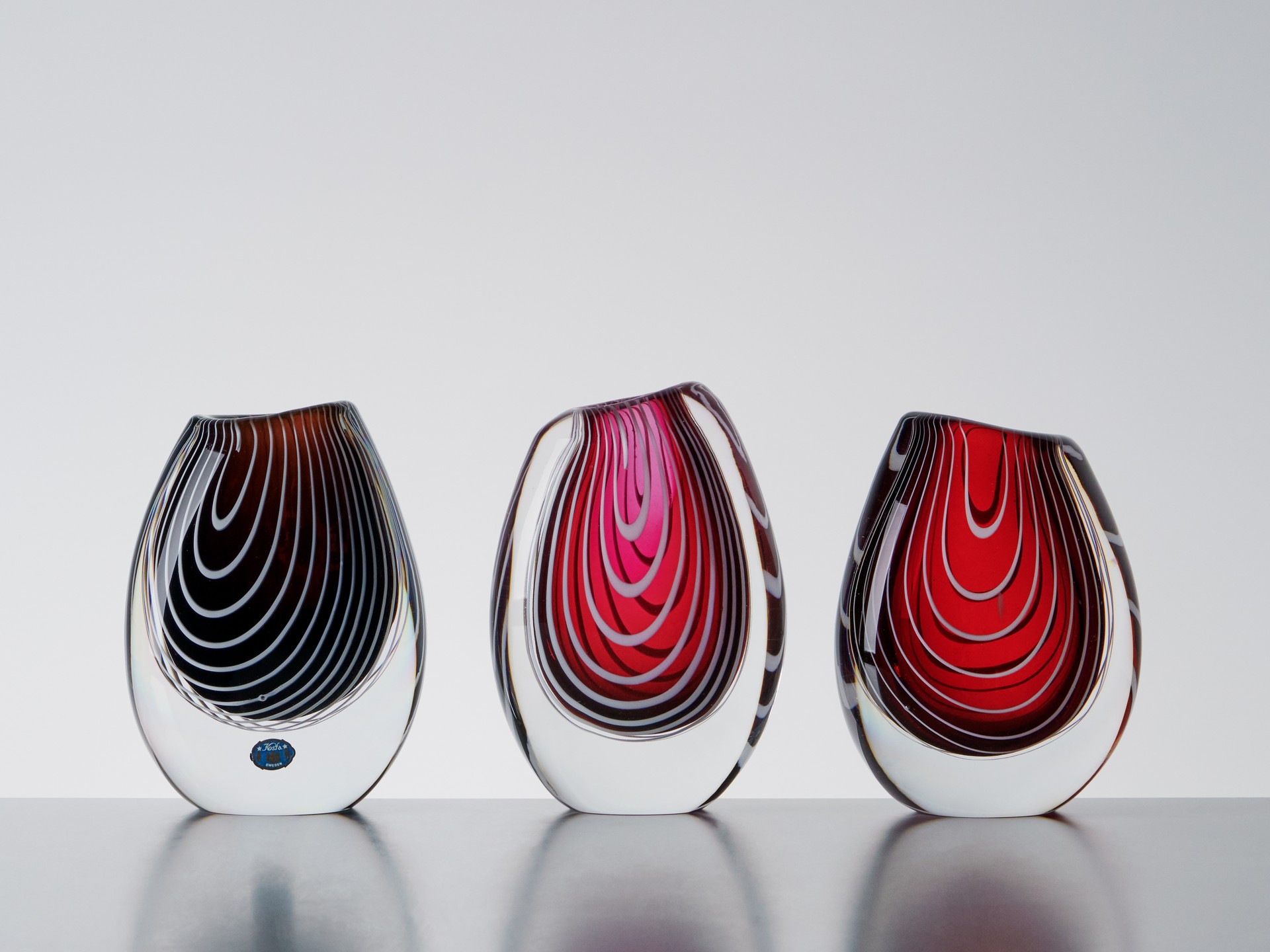 Vicke Lindstrand フィンランド Vicke Lindstrand – Set of Three Vases - Jackson Design