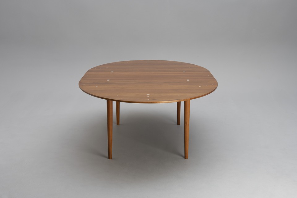 'Judas' Extending Dining Table