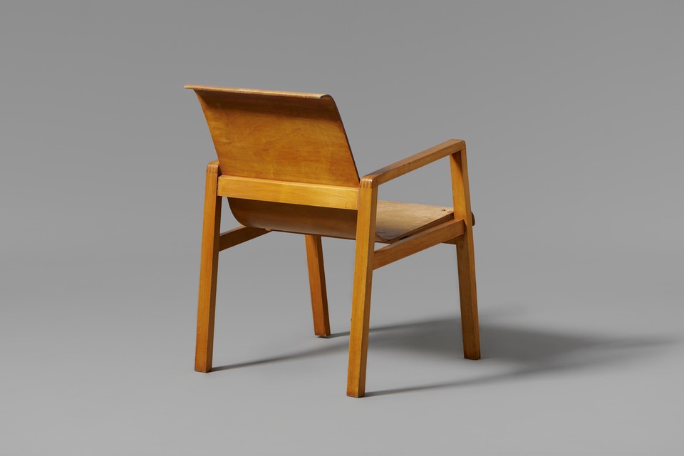 坂茂　椅子　スツール　vitra magis cassina aalto Cassina And One Block Down Reveal Limited-Edition Zig Zag Chair