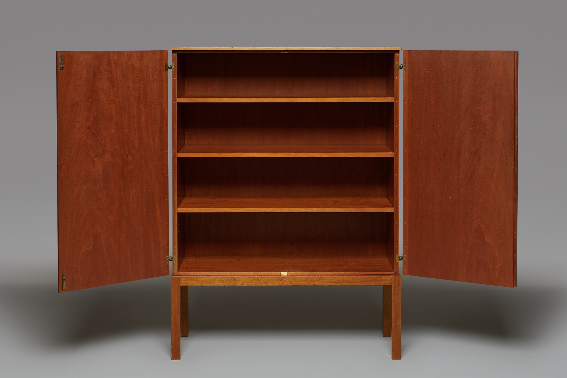 Josef Frank – Unique Cabinet, Model no. 522 - Jackson Design Josef Frank – Unique Cabinet, Model no. 522 - Jackson Design