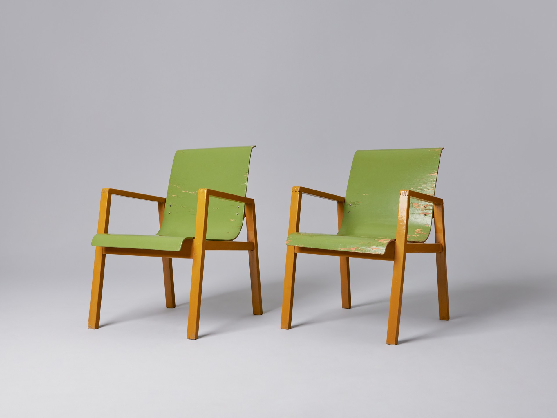 Alvar Aalto – Pair of 'Hallway Chairs' - Jackson Design