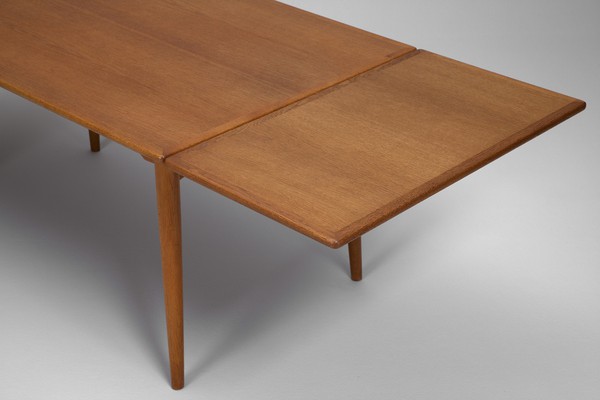 'AT 312' Dining Table