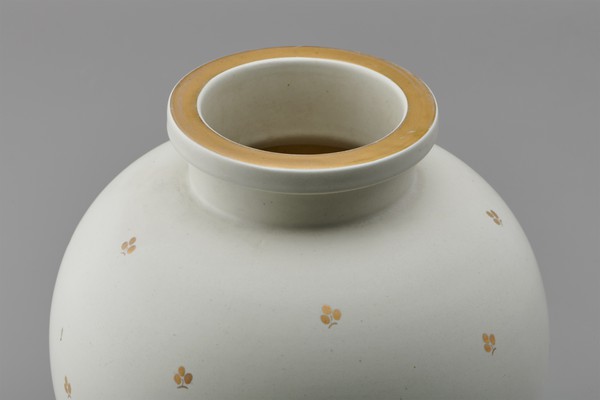 'Carrara' Vase