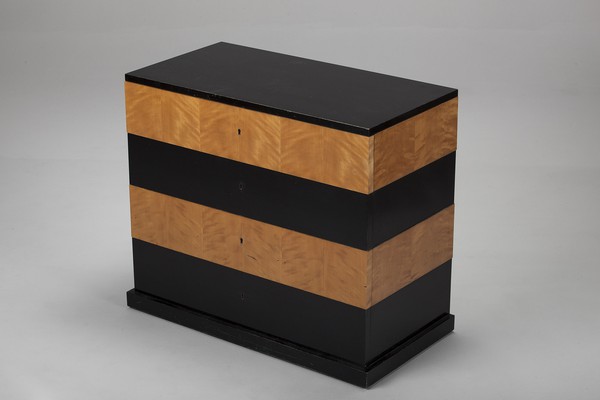 'Grand' Chest of Drawers
