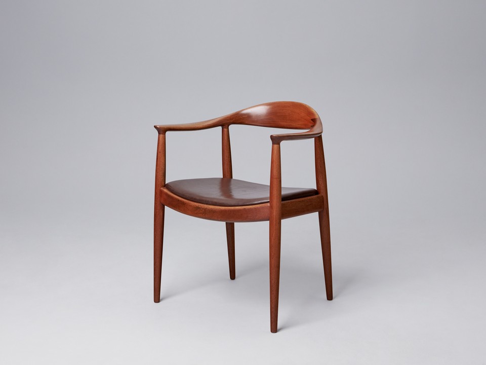 Hans J. Wegner – Armchair 'The Chair' - Jackson Design