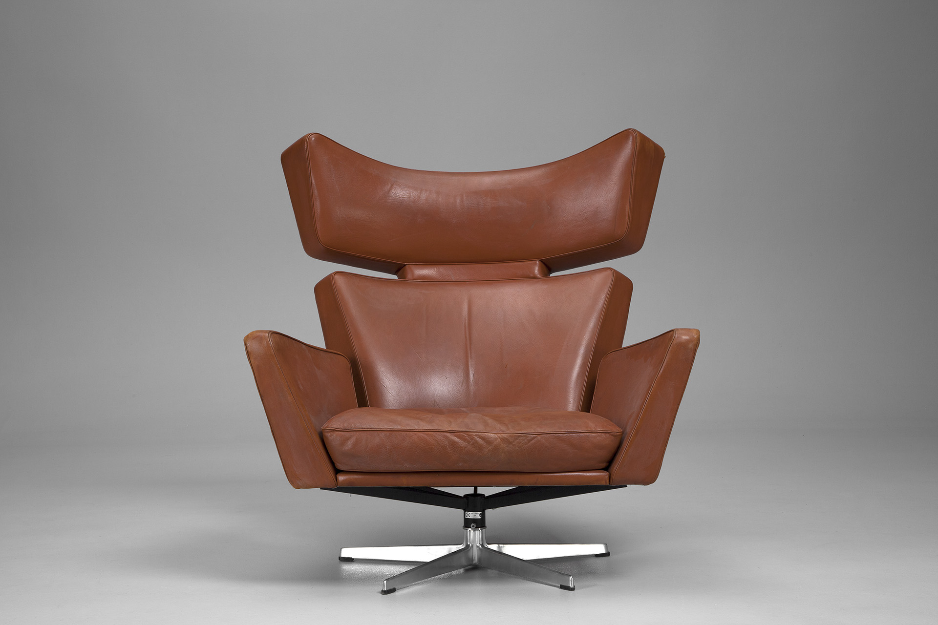 Arne Jacobsen – Ox Chair - Jackson Design