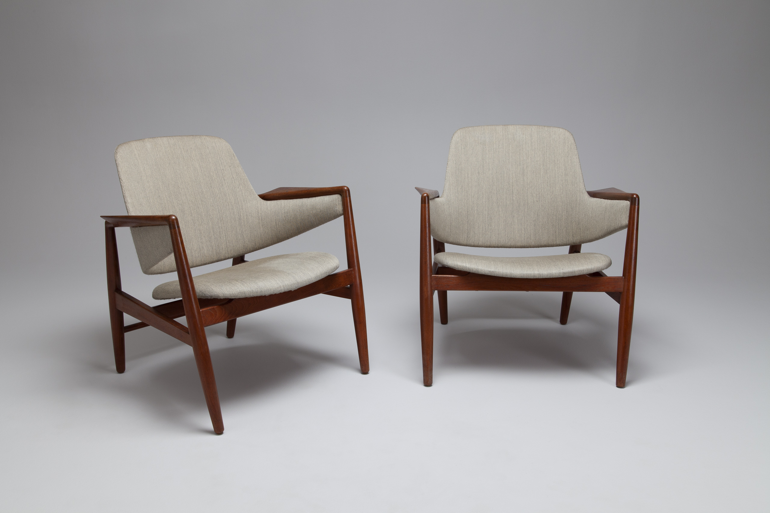 Jacksons - A Pair of Easy Chairs - Ib Kofod-Larsen