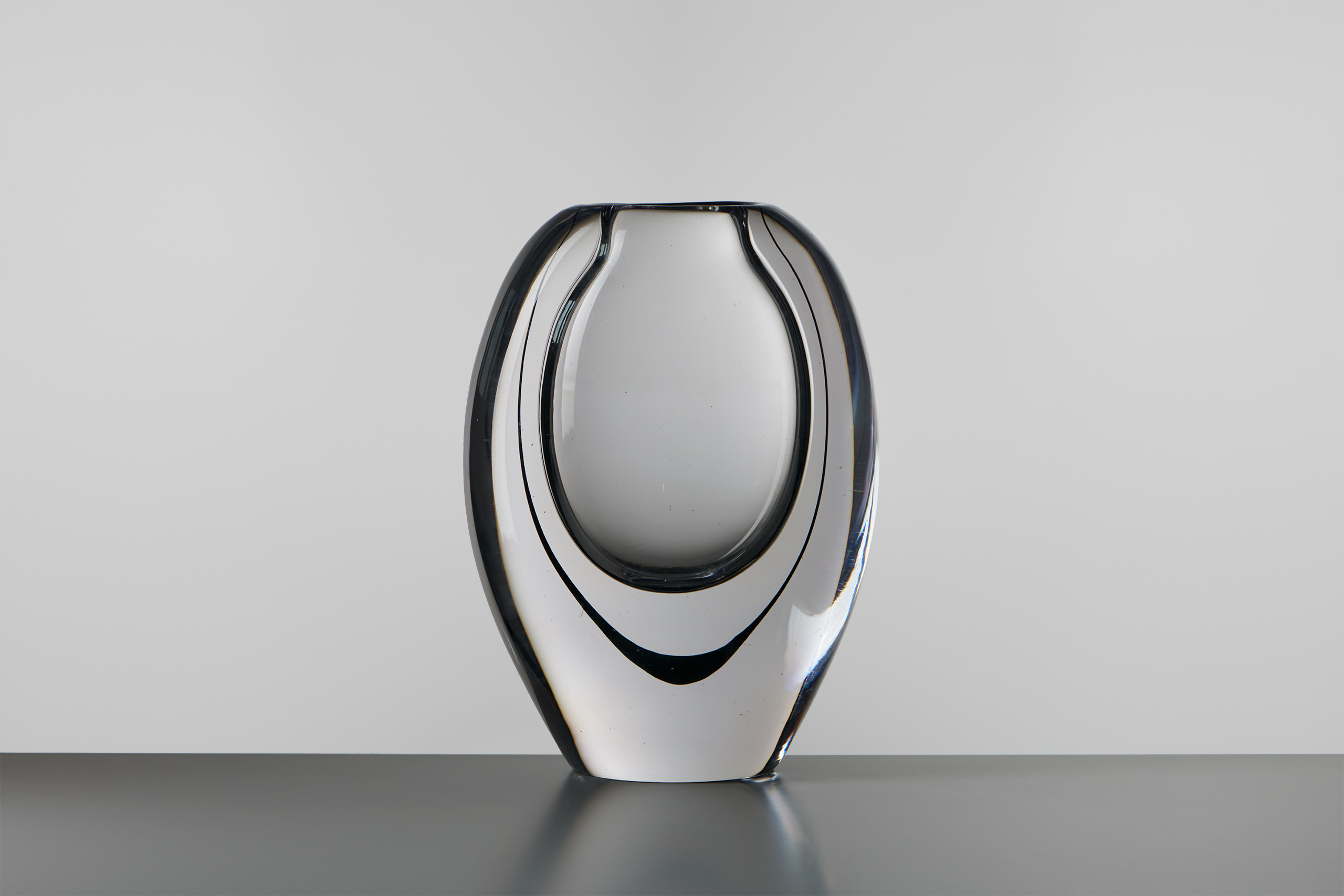 Vicke Lindstrand – Group of Vicke Lindstrand Vases - Jackson Design