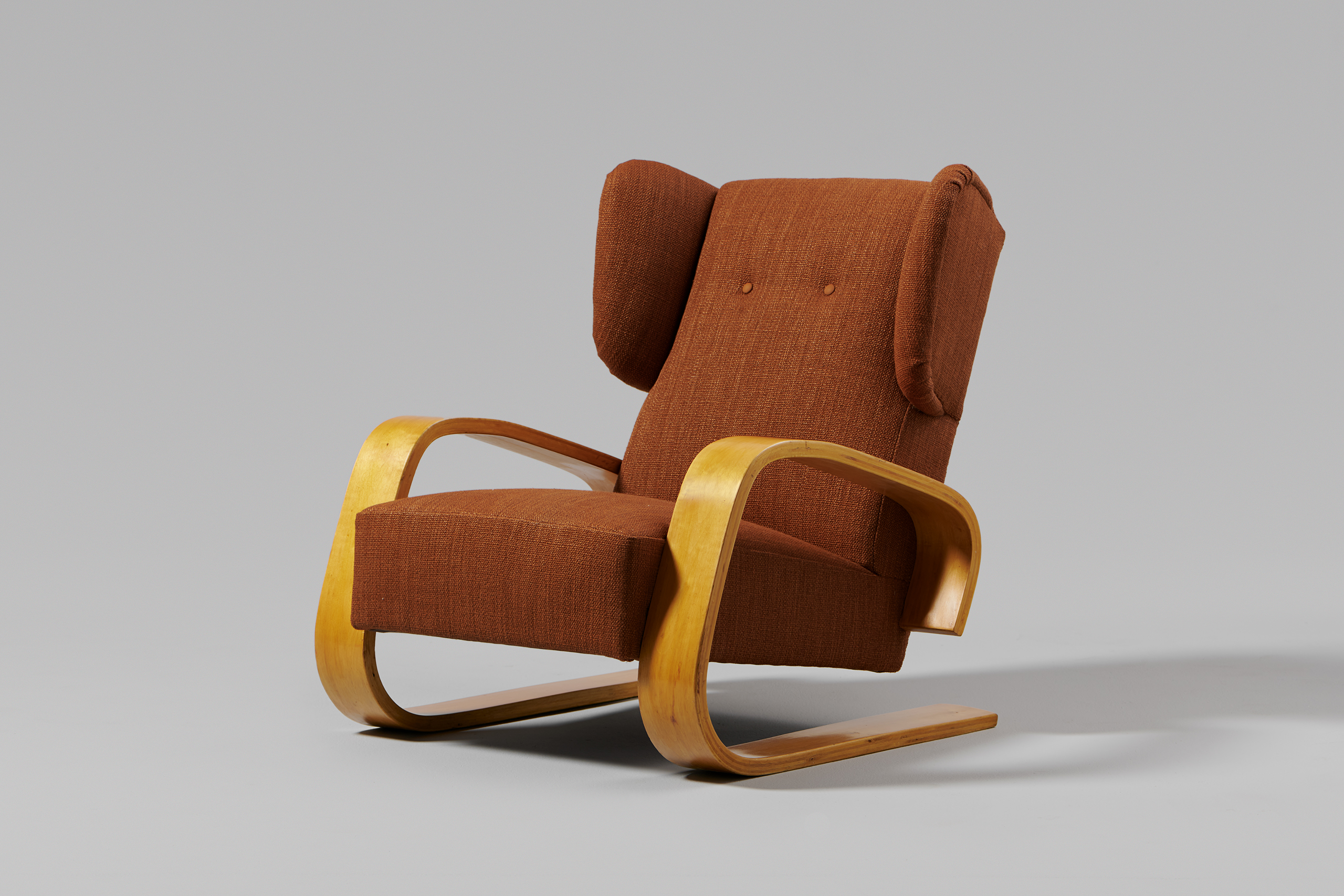 Alvar Aalto – Highback 'Tank' chair - Jackson Design