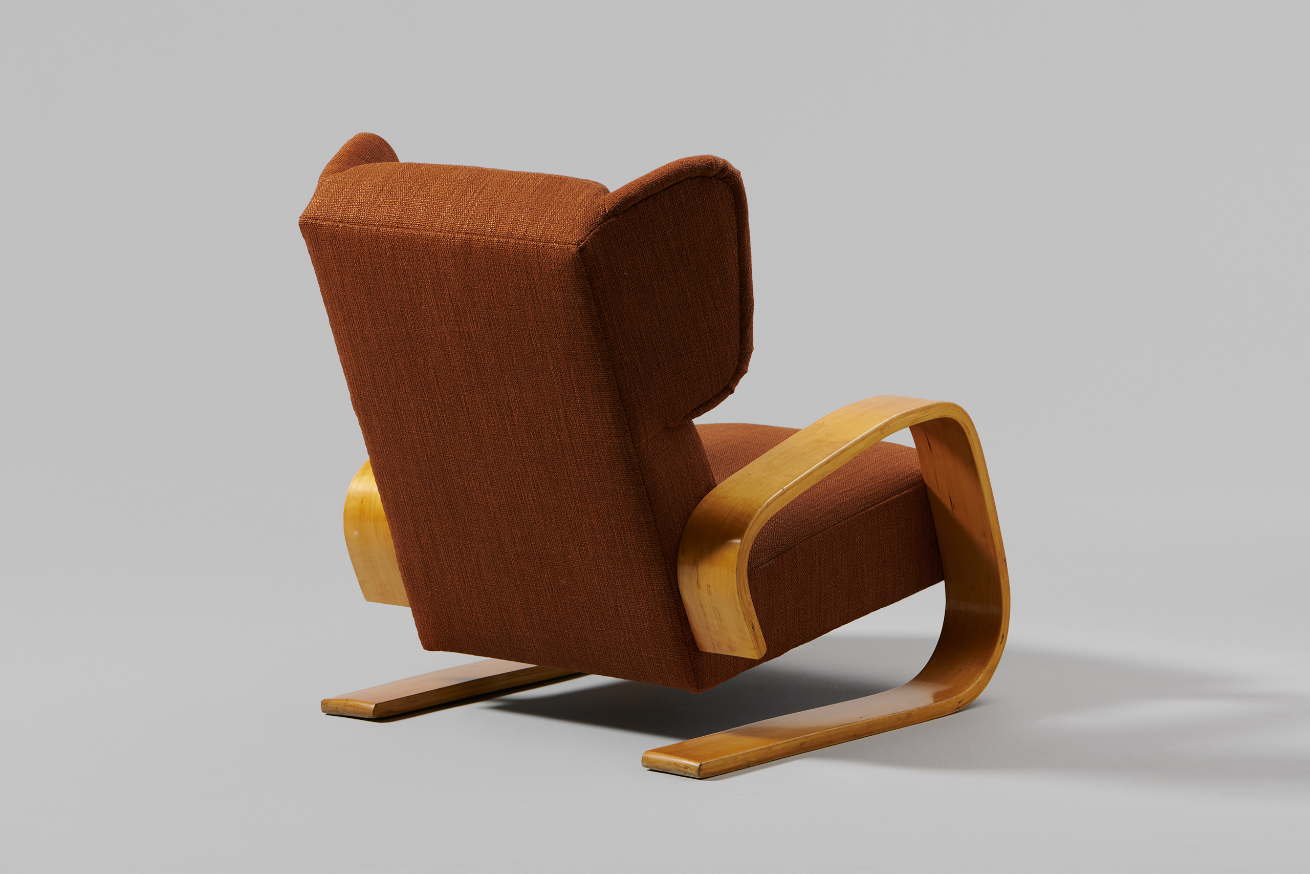 Alvar Aalto – Highback 'Tank' chair - Jackson Design